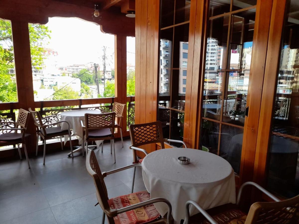 Hotel Happy Gjakova 外观 照片