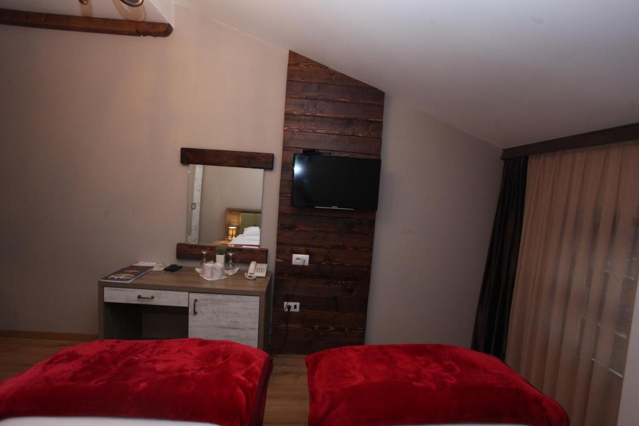 Hotel Happy Gjakova 外观 照片