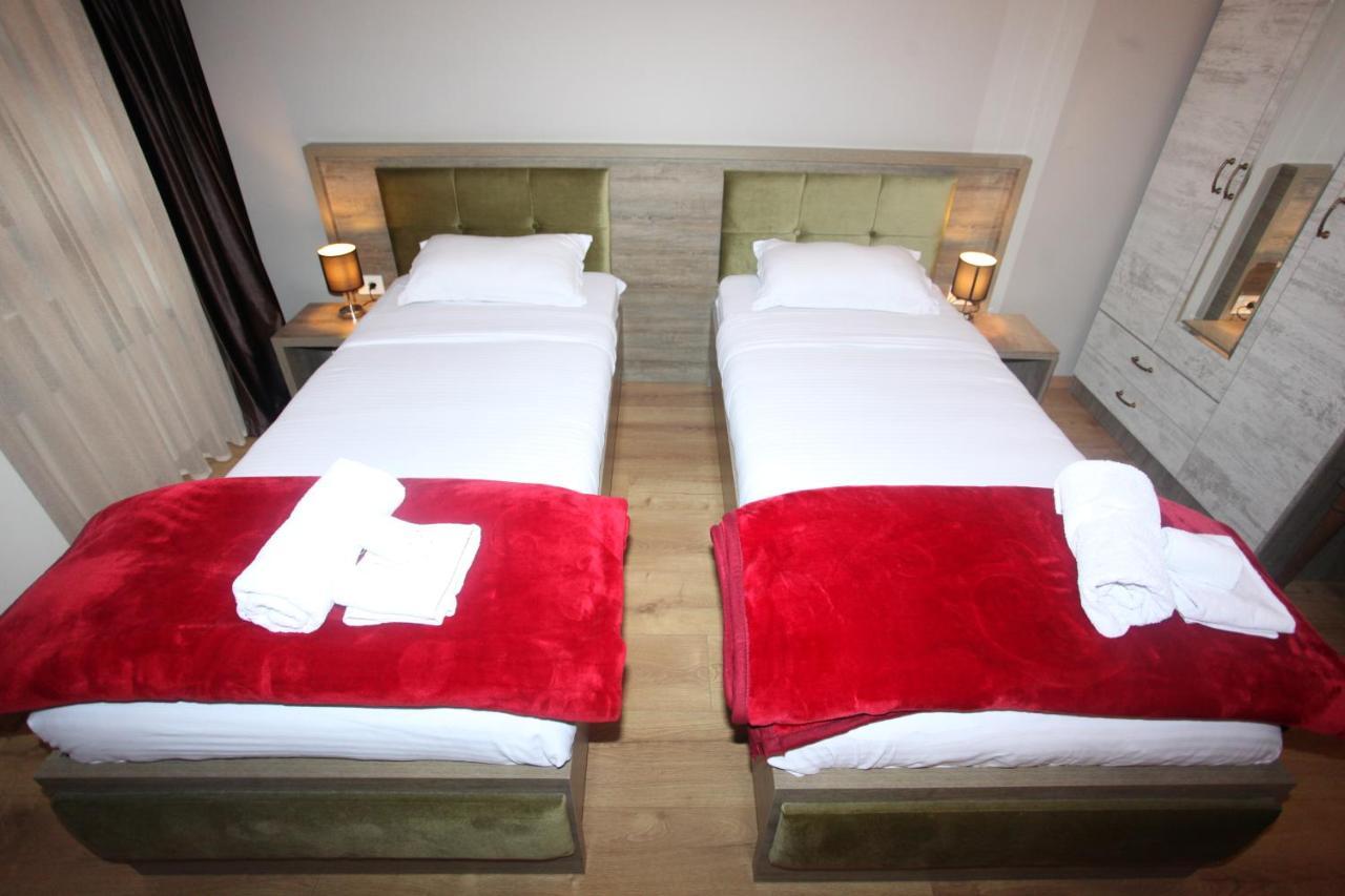 Hotel Happy Gjakova 外观 照片