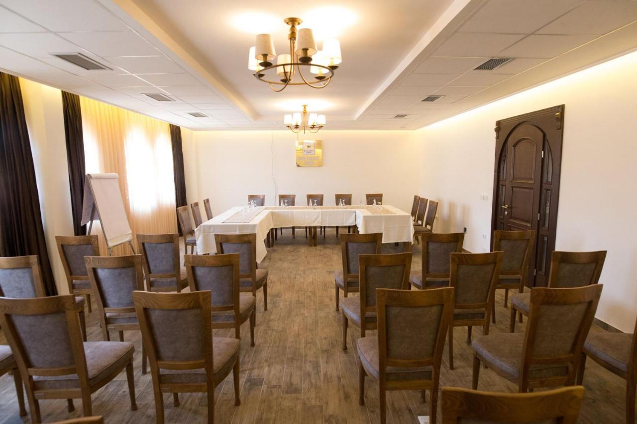 Hotel Happy Gjakova 外观 照片